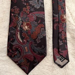 Christian Dior Silk tie.